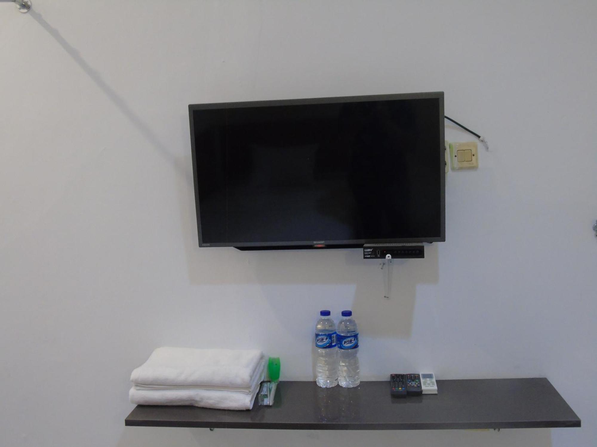 Hotel Permata Zamrud Cirebon Værelse billede