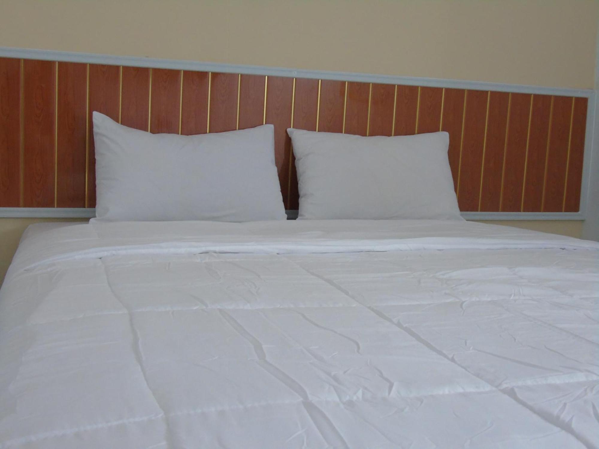 Hotel Permata Zamrud Cirebon Værelse billede