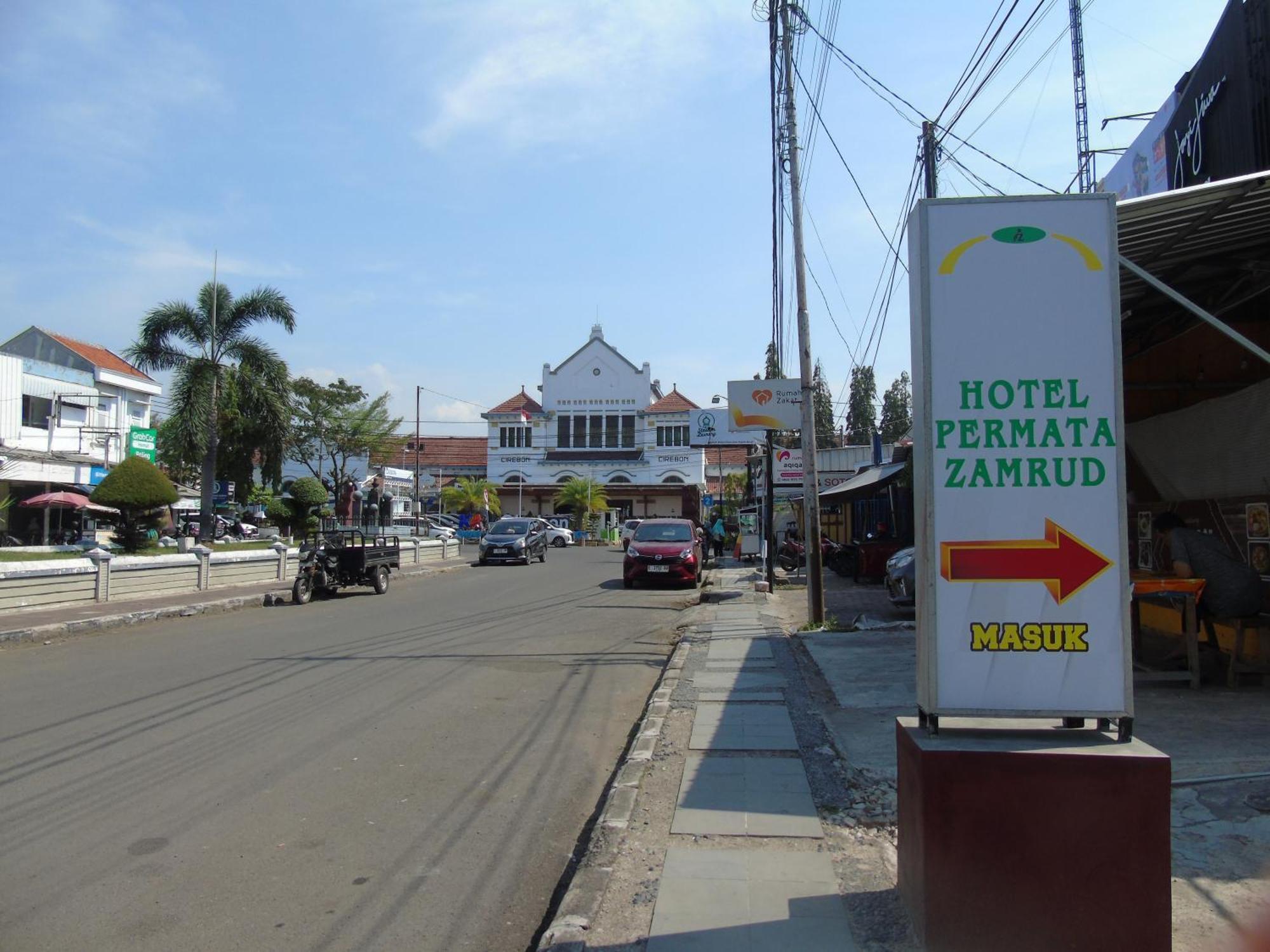 Hotel Permata Zamrud Cirebon Eksteriør billede
